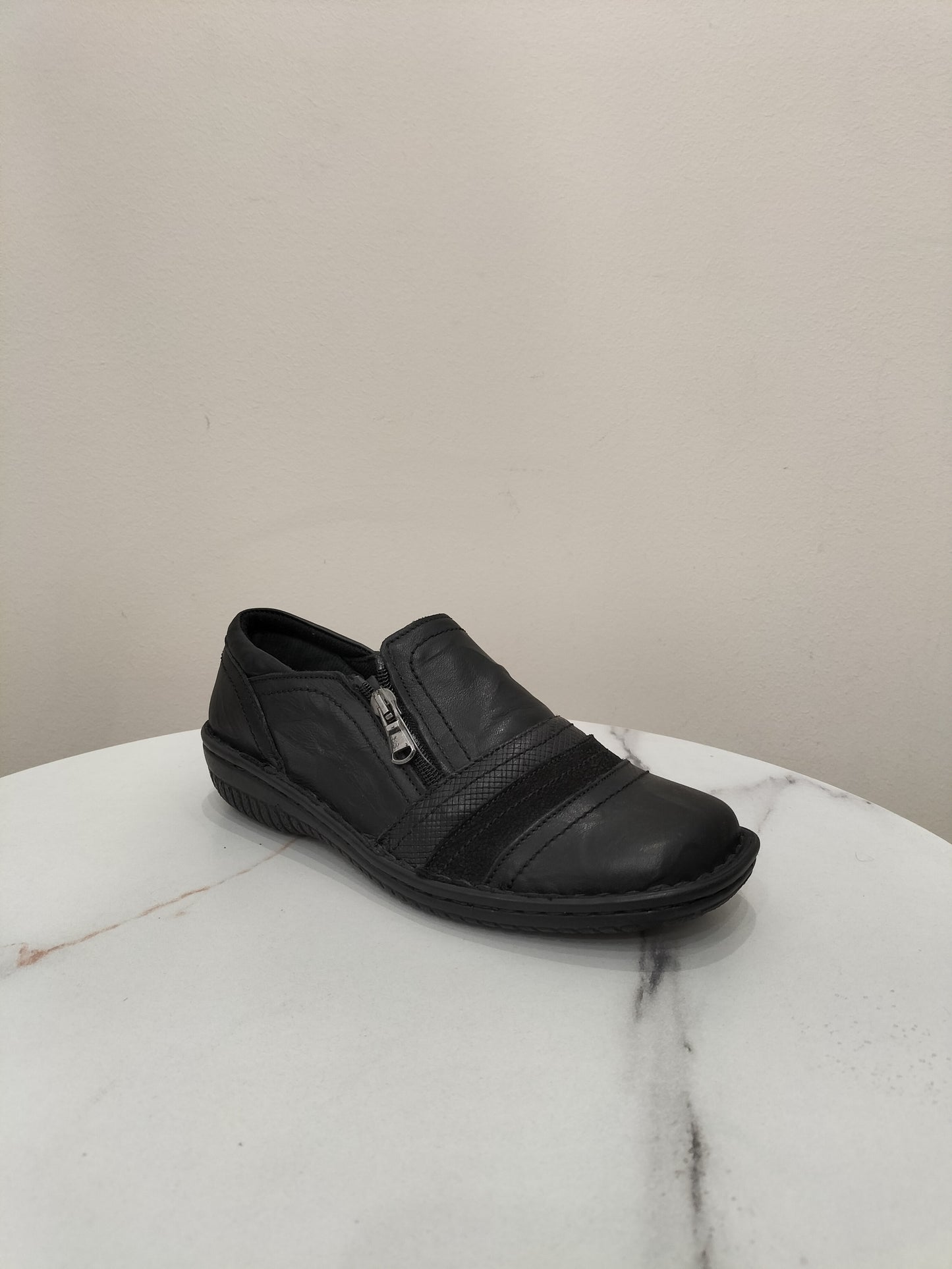 5849-27 Cabello Crinkle Shoe