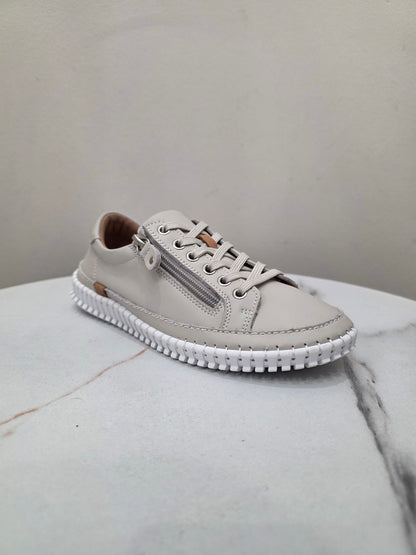 Tylisha sneaker CC Resorts