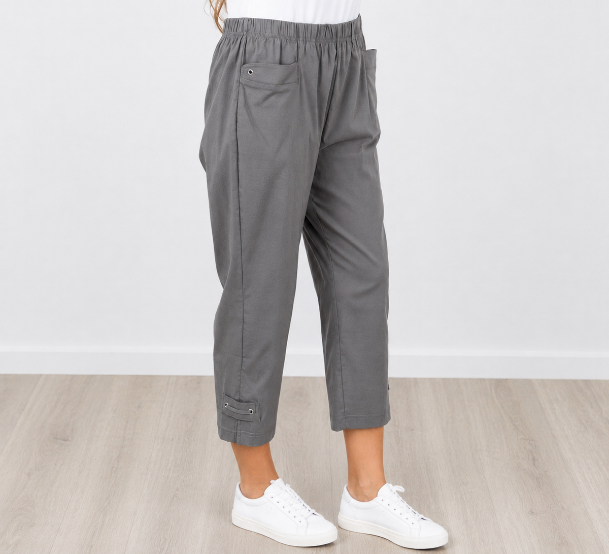 Supreme 3/4 Tab Pant