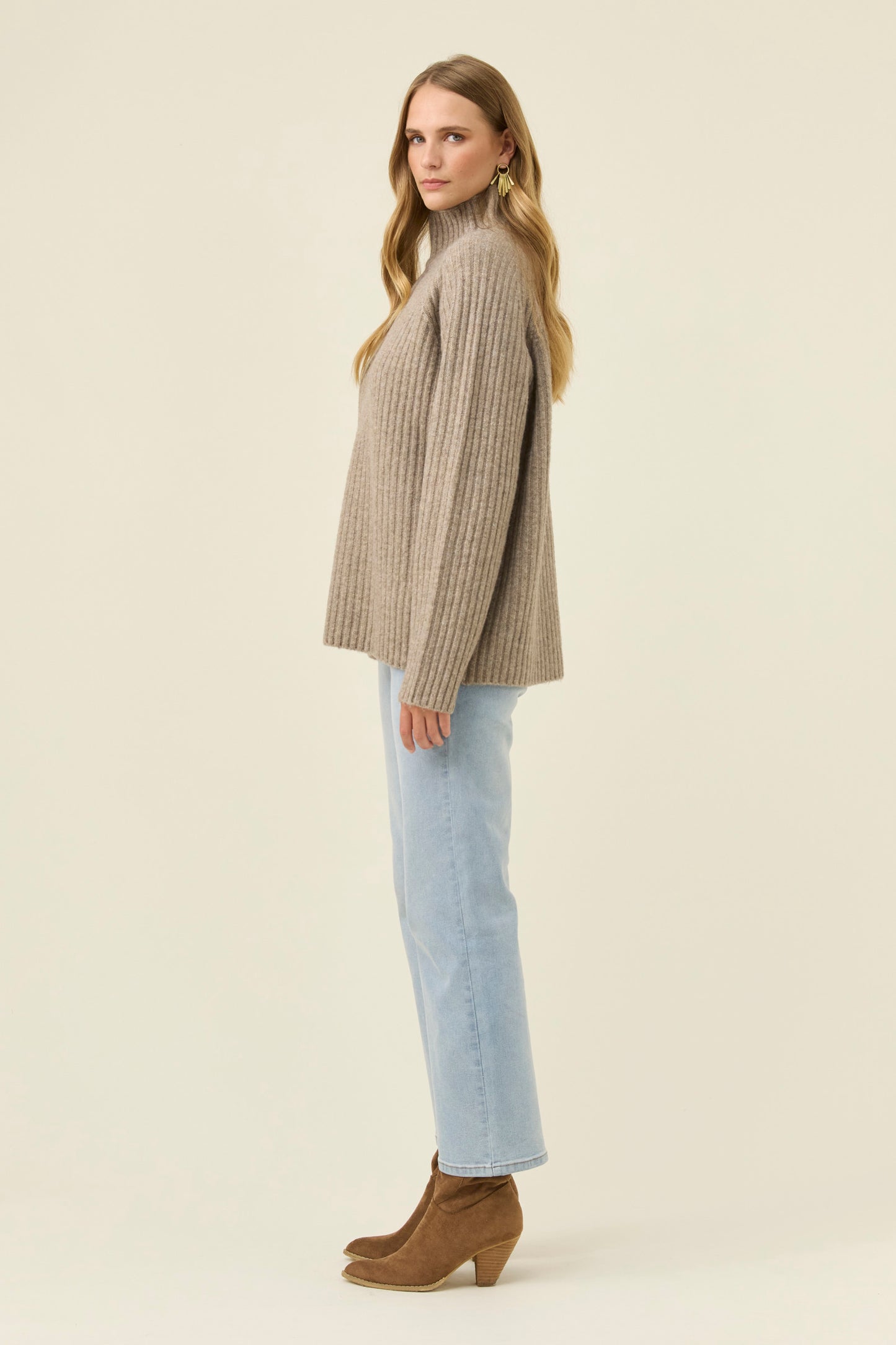 Miru Jumper