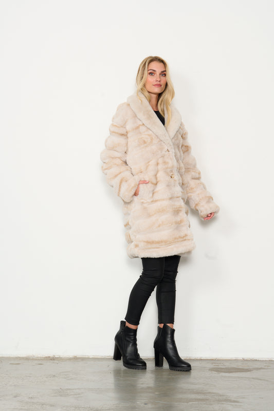 Coat Luxurious Faux Fur