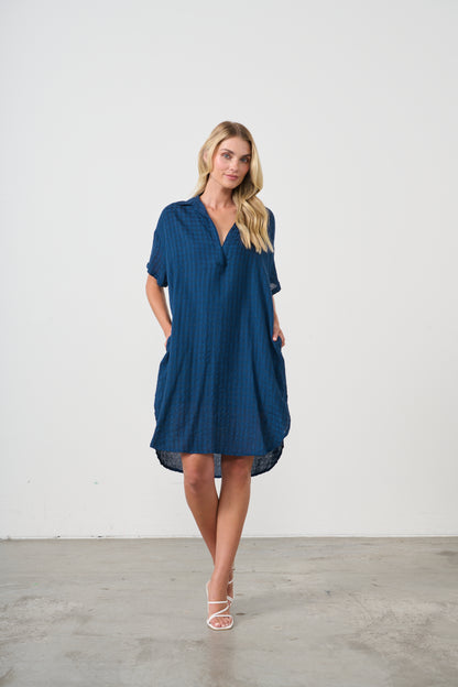 Dress w scoop hem