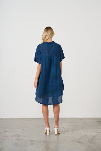Dress w scoop hem