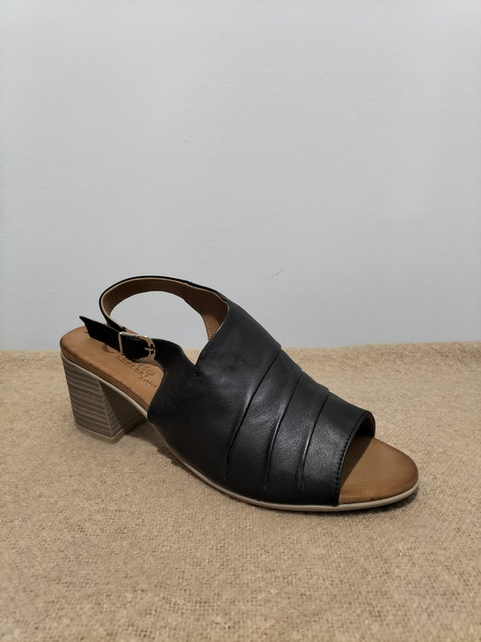 Edwina Cabello Sandal