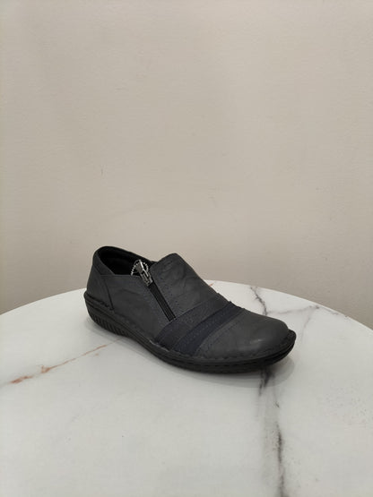 5849-27 Cabello Crinkle Shoe