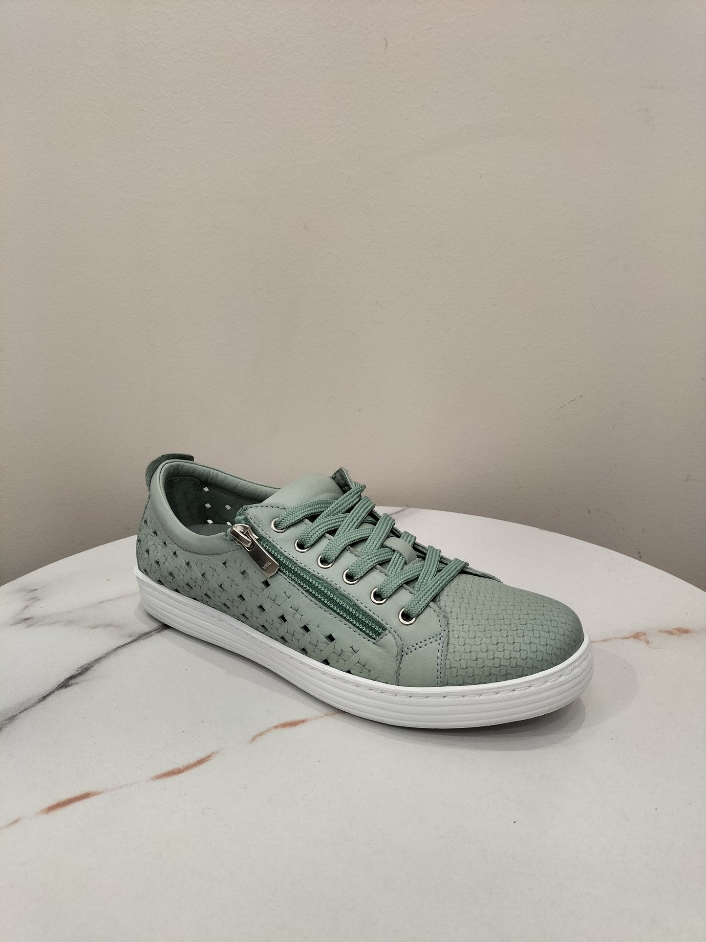 United Cabello Shoe