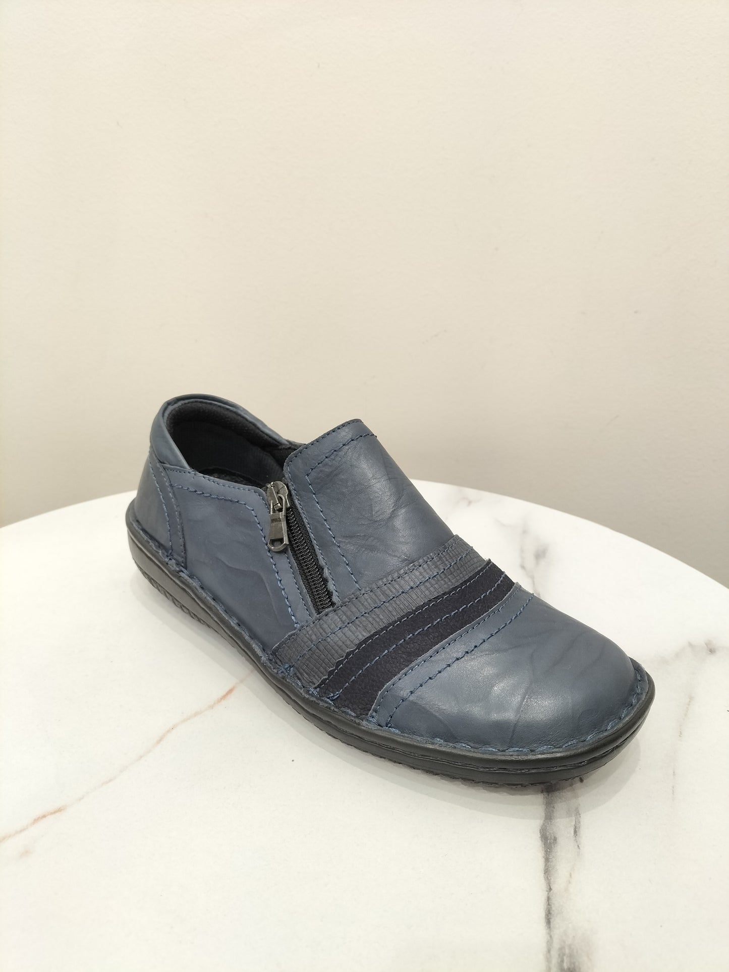 5849-27 Cabello Crinkle Shoe